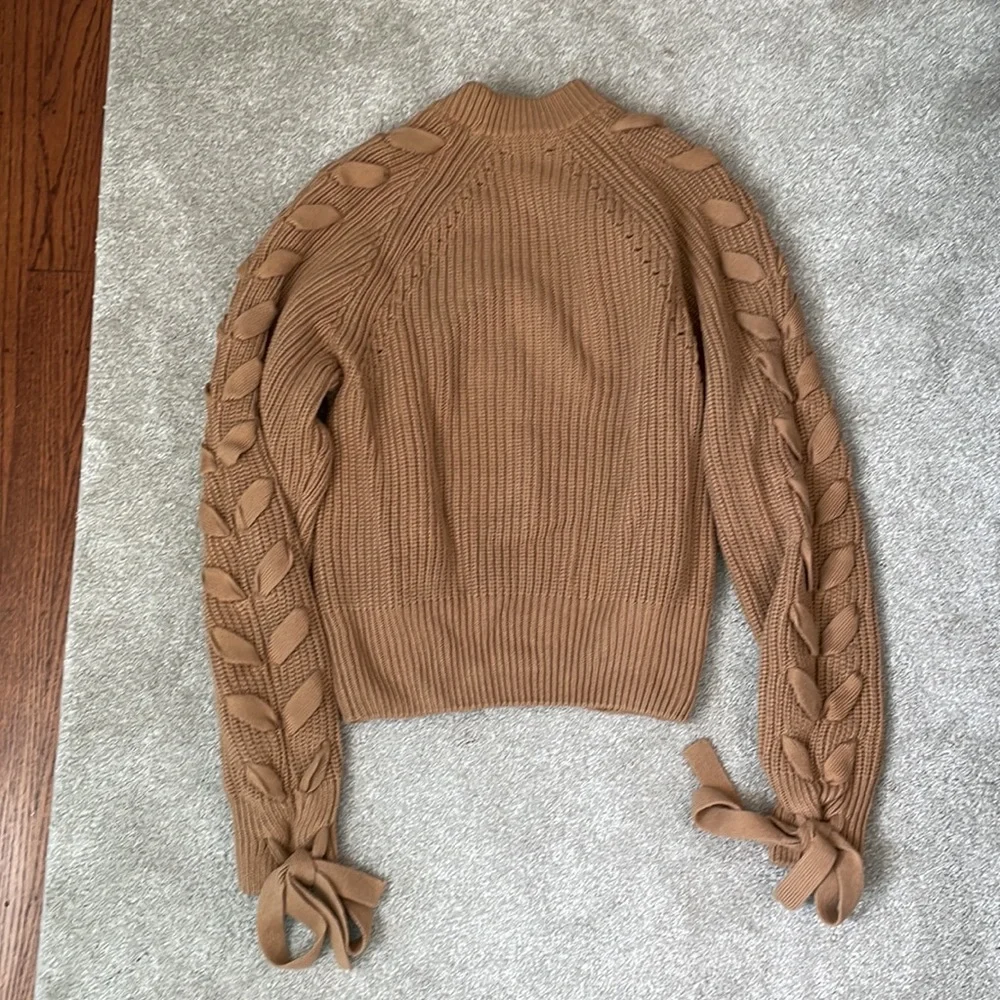 H&M Sweater - Picture 3 of 4